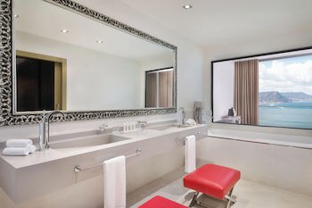 Le Meridien Oran Hotel & Convention Centre