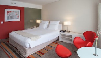 Pullman Rosario City Center Hotel