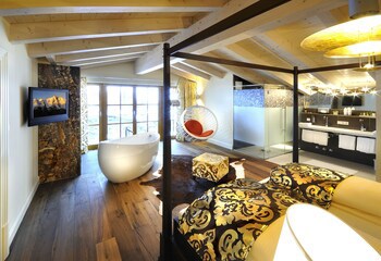 Hotel Alpine Palace