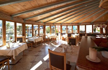 Hotel Alpine Palace