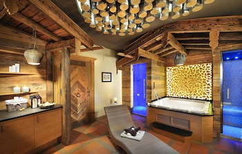 Hotel Alpine Palace