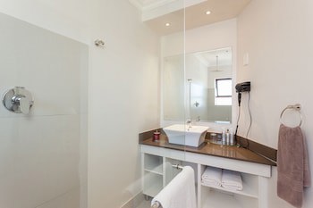Super Tubes Guesthouse