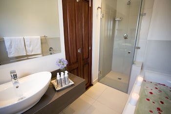 Super Tubes Guesthouse