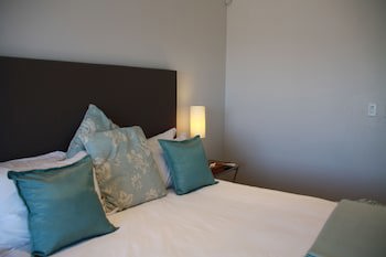Super Tubes Guesthouse