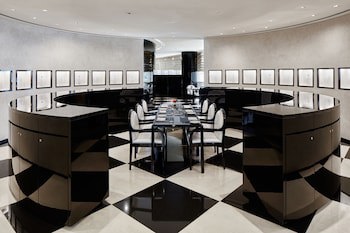 Armani Hotel Dubai, Burj Khalifa