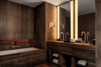 Armani Hotel Dubai, Burj Khalifa