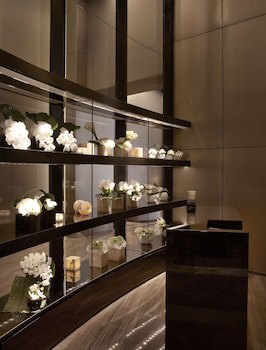 Armani Hotel Dubai, Burj Khalifa