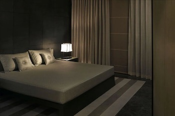 Armani Hotel Dubai, Burj Khalifa