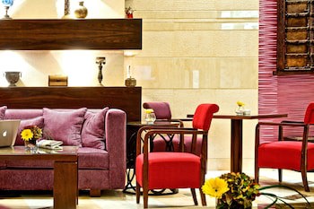 Grand Regal Hotel