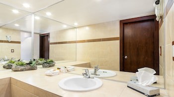 Puerto Nuevo Baja Hotel & Villas