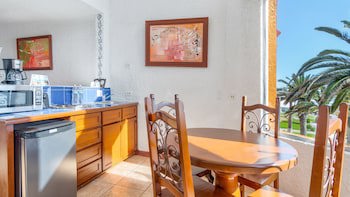 Puerto Nuevo Baja Hotel & Villas
