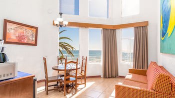 Puerto Nuevo Baja Hotel & Villas