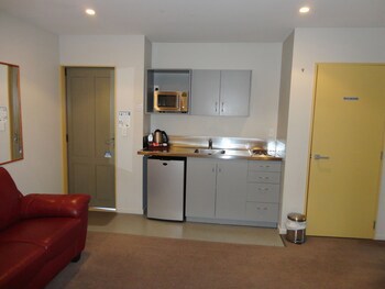 Bealey Avenue Motel