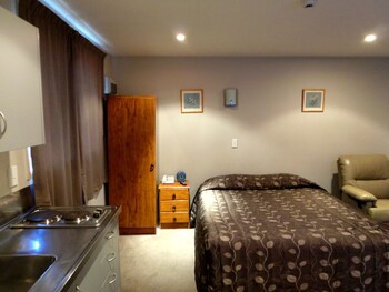 Bealey Avenue Motel