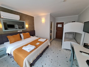 Tonoz Beach Hotel fotoğrafı