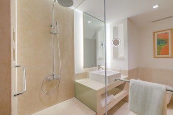 Courtyard By Marriott Gurugram Downtown