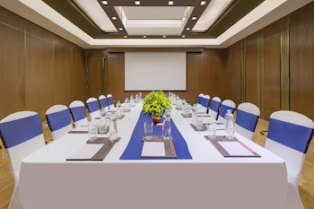 Courtyard By Marriott Gurugram Downtown