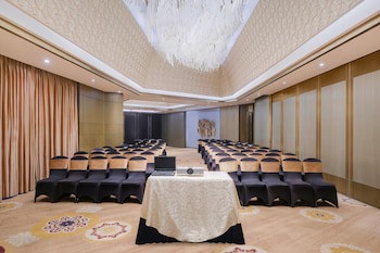 Courtyard By Marriott Gurugram Downtown