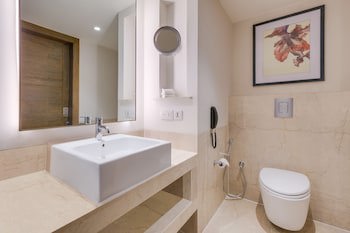 Courtyard By Marriott Gurugram Downtown