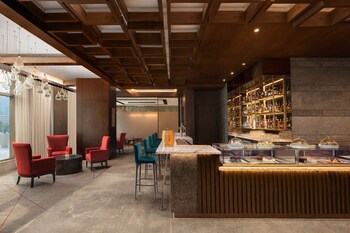 Courtyard By Marriott Gurugram Downtown