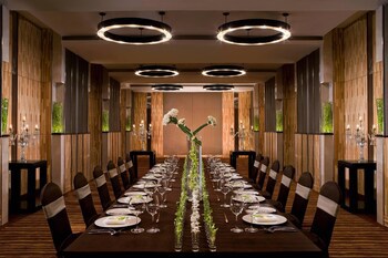Courtyard By Marriott Gurugram Downtown