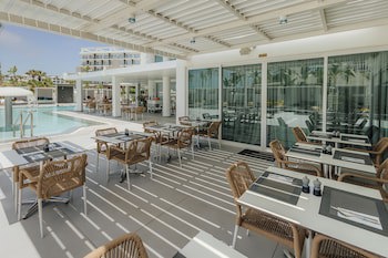 Tasia Maris Sands - Adults Only galeri fotoğrafı