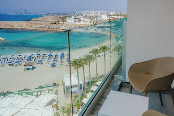 Tasia Maris Sands - Adults Only galeri fotoğrafı