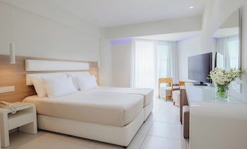 Tasia Maris Sands - Adults Only fotoğrafı