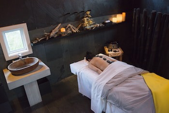 Remota Hotel
