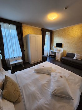 Hotel Millennium