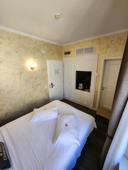 Hotel Millennium