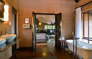 Zwahili Game Lodge & Spa