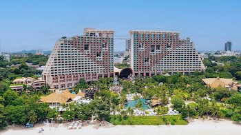 Centara Grand Mirage Beach Resort Pattaya