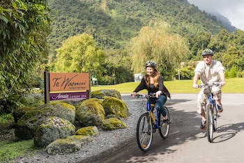 Te Waonui Forest Retreat