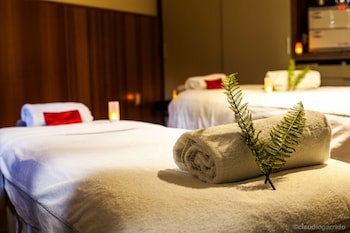 Te Waonui Forest Retreat