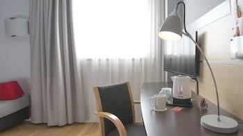 Holiday Inn Express Barcelona - Sant Cugat, An Ihg Hotel