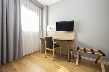Holiday Inn Express Barcelona - Sant Cugat, An Ihg Hotel