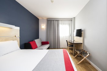 Holiday Inn Express Barcelona - Sant Cugat, An Ihg Hotel