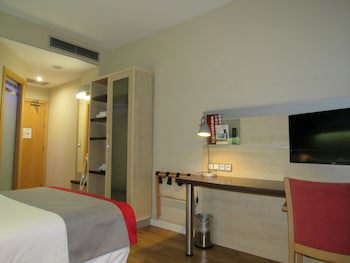 Holiday Inn Express Barcelona - Sant Cugat, An Ihg Hotel