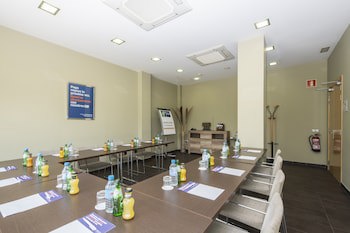 Holiday Inn Express Barcelona - Sant Cugat, An Ihg Hotel