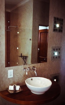 Singa Lodge - Lion Roars Hotels & Lodge