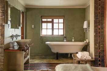 Singa Lodge - Lion Roars Hotels & Lodge