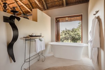 Bukela Game Lodge Amakhala Game Reserve
