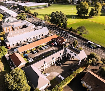 Tudor Court Motor Lodge