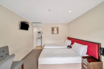 Tudor Court Motor Lodge