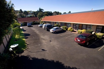 Tudor Court Motor Lodge