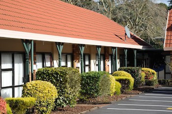 Tudor Court Motor Lodge