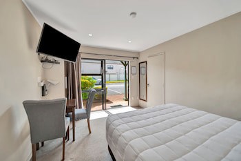 Tudor Court Motor Lodge