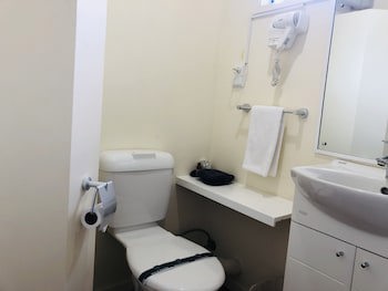 Tudor Court Motor Lodge