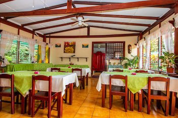 Hotel La Rosa De America